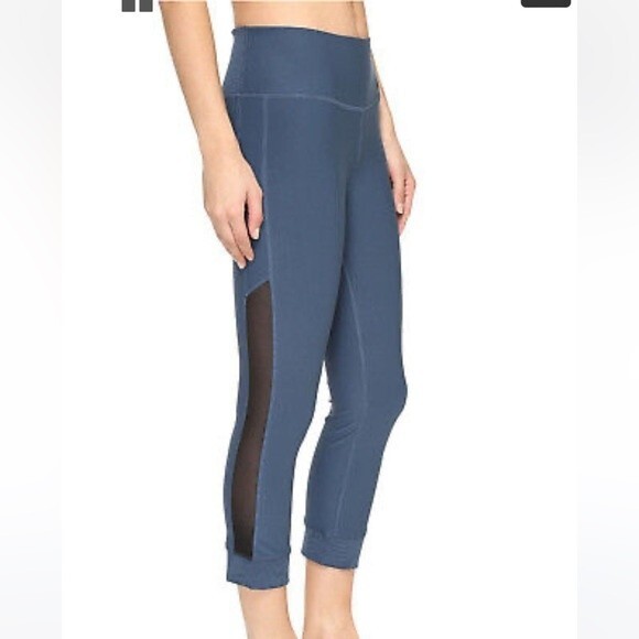 Nike Leggings Power Legend Veneer Training Capri Mesh Blue Black Size Medium - Picture 1 of 10